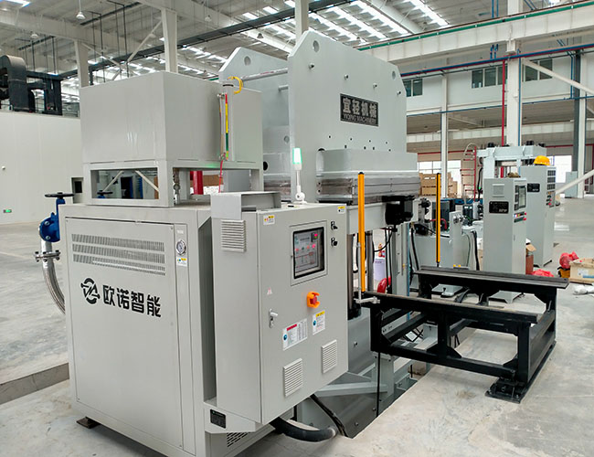 碳纖維復合材料油溫機的應用和作用