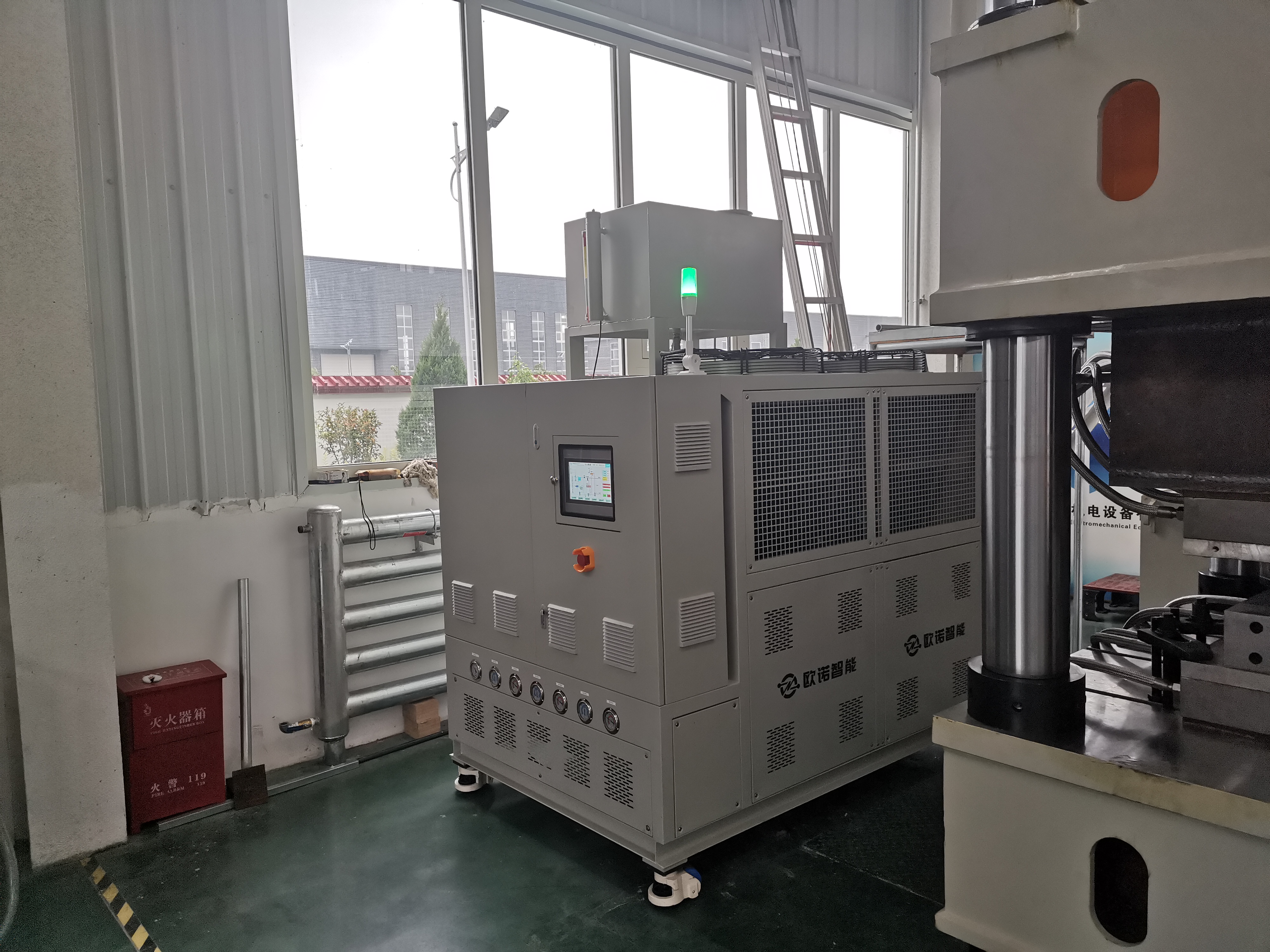 模溫機在SMC制品成型中得到廣泛應用