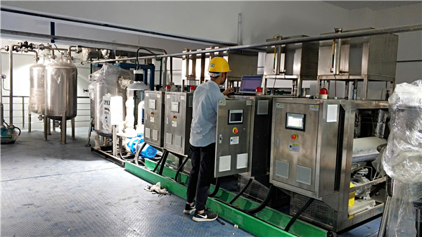 2000L犁刀混合干燥機生產(chǎn)線控溫