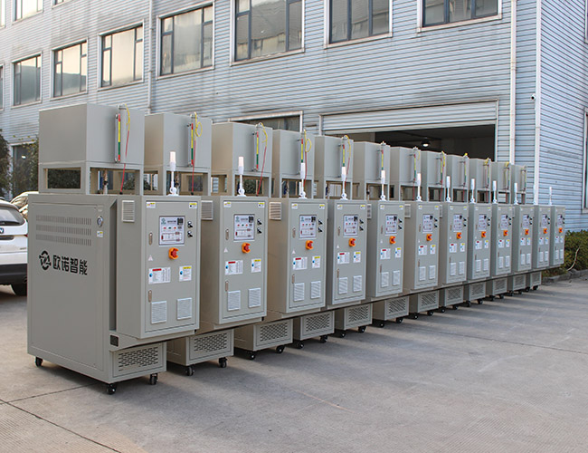 新能源行業定制油溫機_12臺定制機全部測試合格發貨